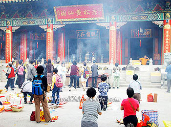 Pious worshippers in the temple